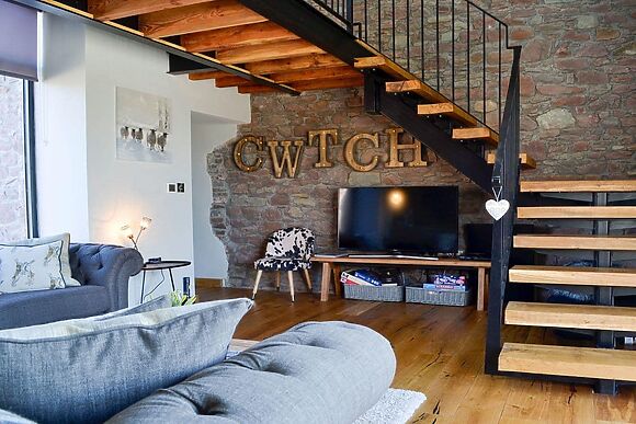 Maes Merlin in Llanddeusant