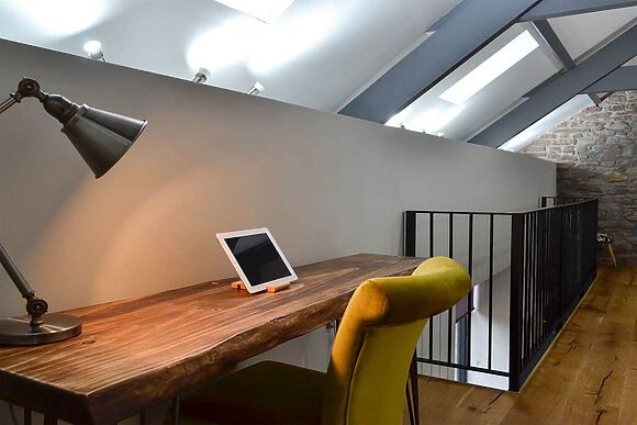 Maes Merlin in Llanddeusant