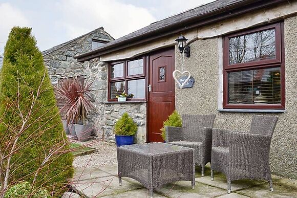 Bwthyn Bach in Dyffryn Ardudwy