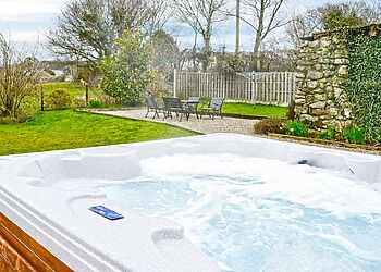Bwthyn Clyd in Dyffryn Ardudwy