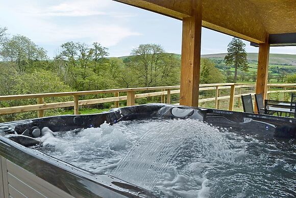 River Lodge in Hundred House