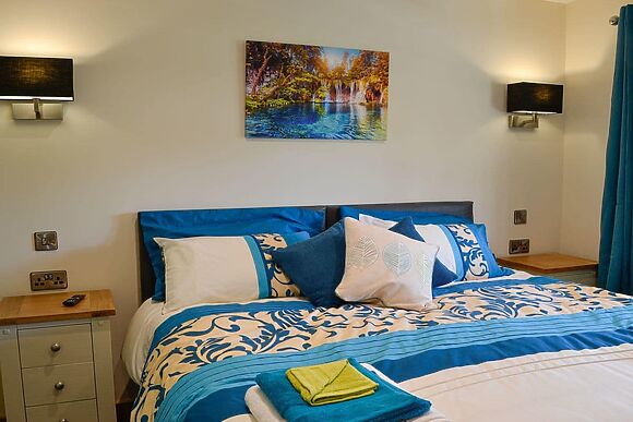 River Lodge in Hundred House