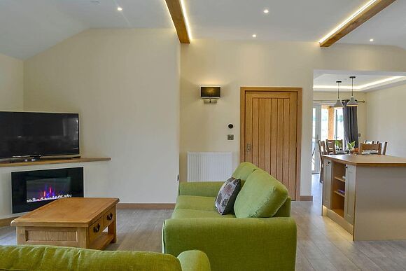 Woodland Lodge in Hundred House