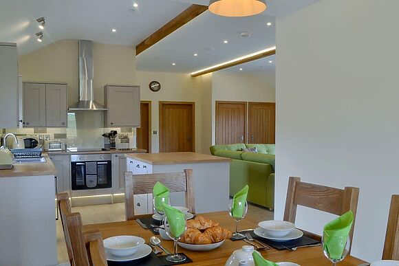 Woodland Lodge in Hundred House