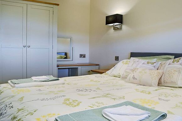 Woodland Lodge in Hundred House