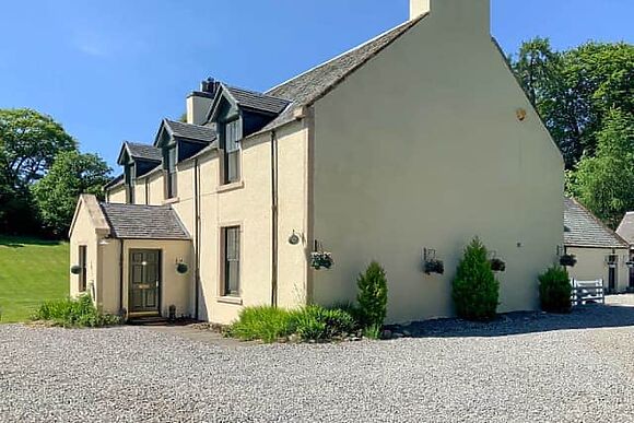 Antfield House in Scaniport