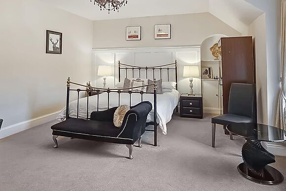 Antfield House in Scaniport