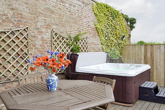 Walled Garden Lodge in Camerton