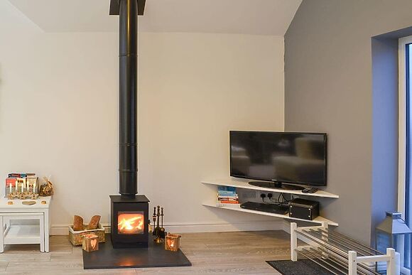 Sunflower Cottage at Hoxne Cottages