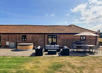 Summer House Stables in Catfield
