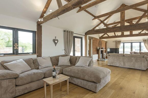 Summer House Stables in Catfield