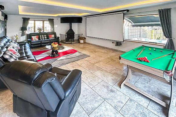 Coombe Wood Coach House