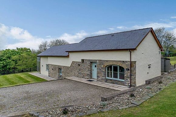 Cwm Hyfryd