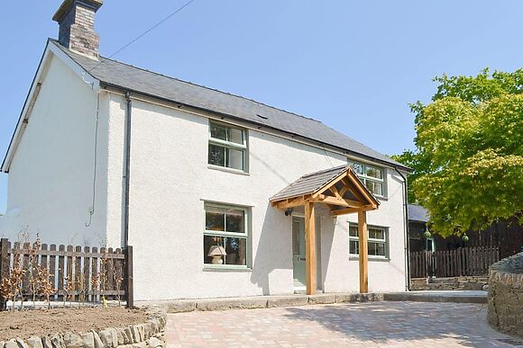 Bryn Salem in Cwm-Cewydd