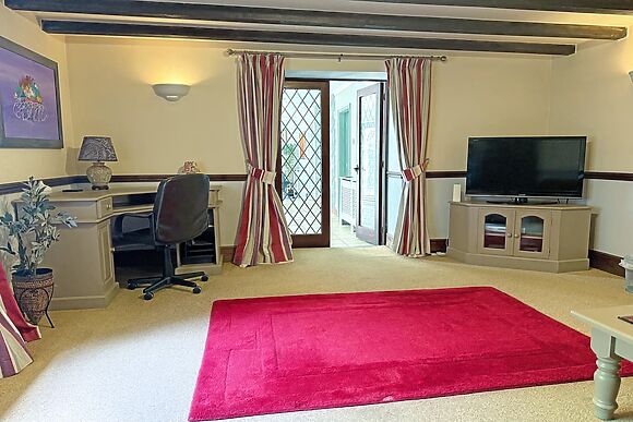 Lambourne House At Ashtree Court