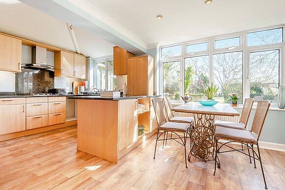 Arnewood Corner in Sway