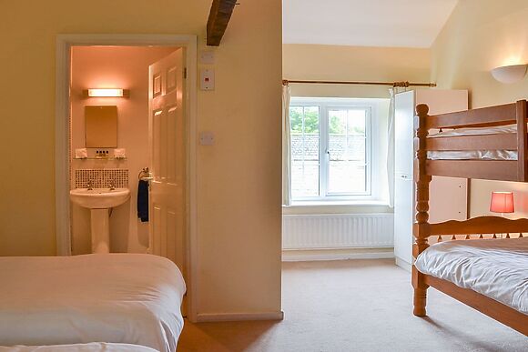 Granary At Trimstone Manor Cottages