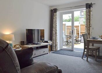 Shepley Mews in Glossop