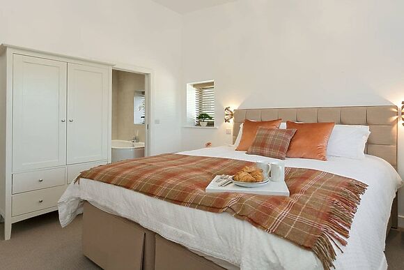 The Hideaway at Broadstone Barns