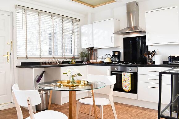 Stillness Hut at Downwood