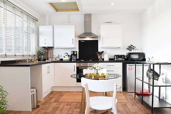 Stillness Hut at Downwood