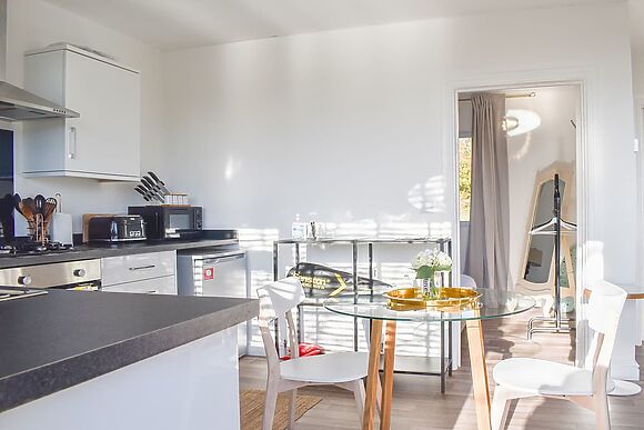 Stillness Hut at Downwood