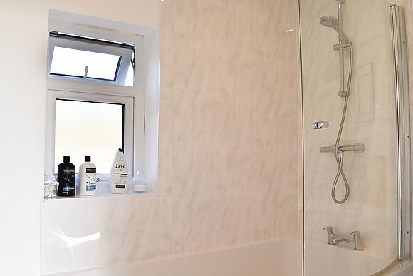 Stillness Hut at Downwood