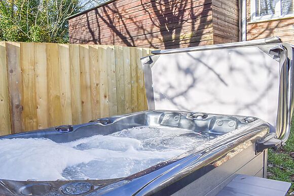 Stillness Hut at Downwood
