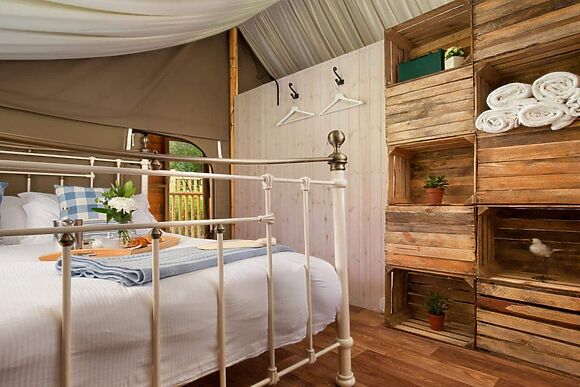 1 Lower Keats Glamping
