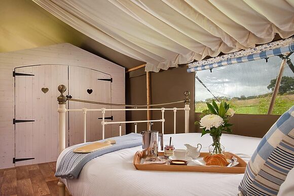 1 Lower Keats Glamping