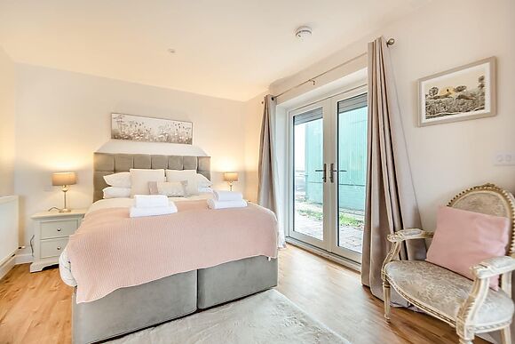 Valley View at Hole Farm