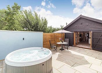 Wisteria Lodge at Roydon Retreats