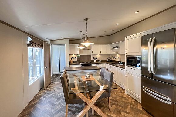 Lyndale 27
