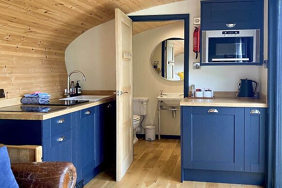 Robins Nest in Foolow