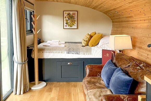 Robins Nest in Foolow