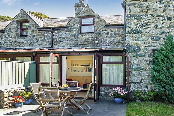 Henborth Mawr Period Cottage