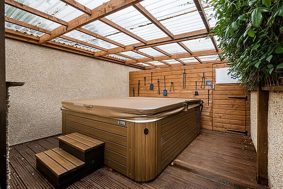 The Courtyard Apartment