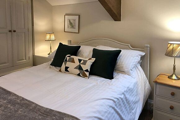 Little Coombe at Bookham Court