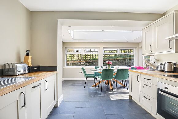 Spinning Cottage