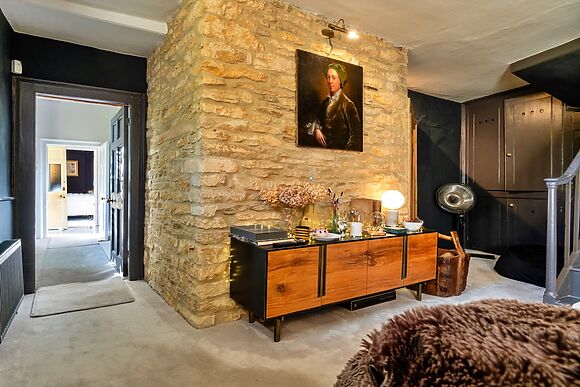 Lechlade House