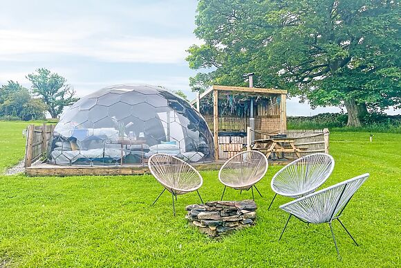 Ingleborough Dome at Deerstone Glamping