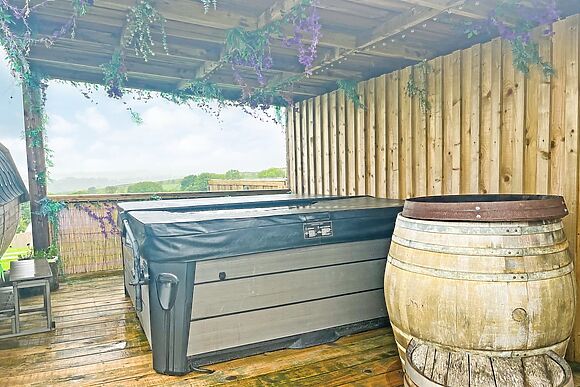 Ingleborough Dome at Deerstone Glamping