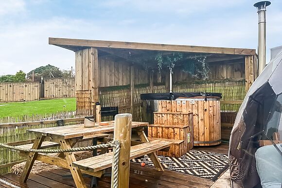 Pinhaw Beacon At Deerstone Glamping