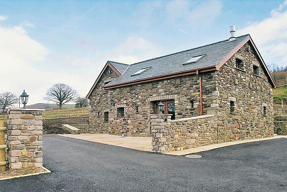Bwthyn Cerrig at Crynant Cottages