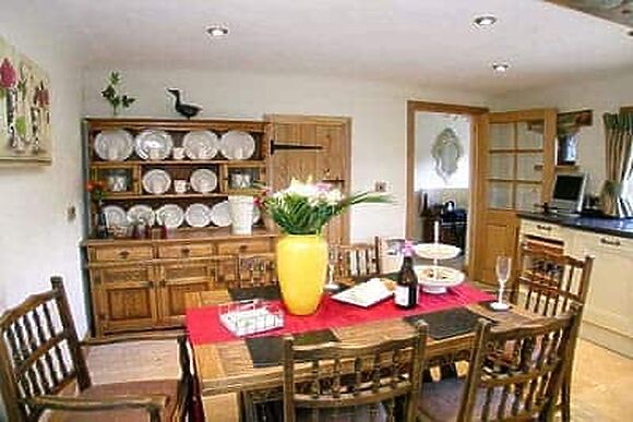 Bwthyn Cerrig at Crynant Cottages