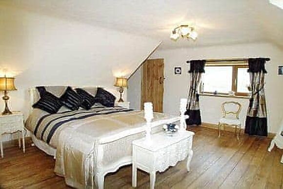 Bwthyn Cerrig at Crynant Cottages