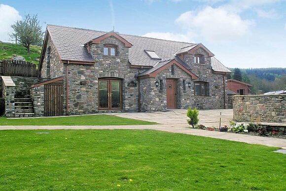 Bwthyn Cerrig at Crynant Cottages