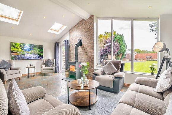 Bwthyn Cerrig at Crynant Cottages