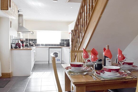 Wrth-y-Nant at Tanylan Farm Cottages