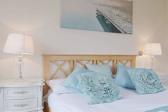 Wrth-y-Nant at Tanylan Farm Cottages